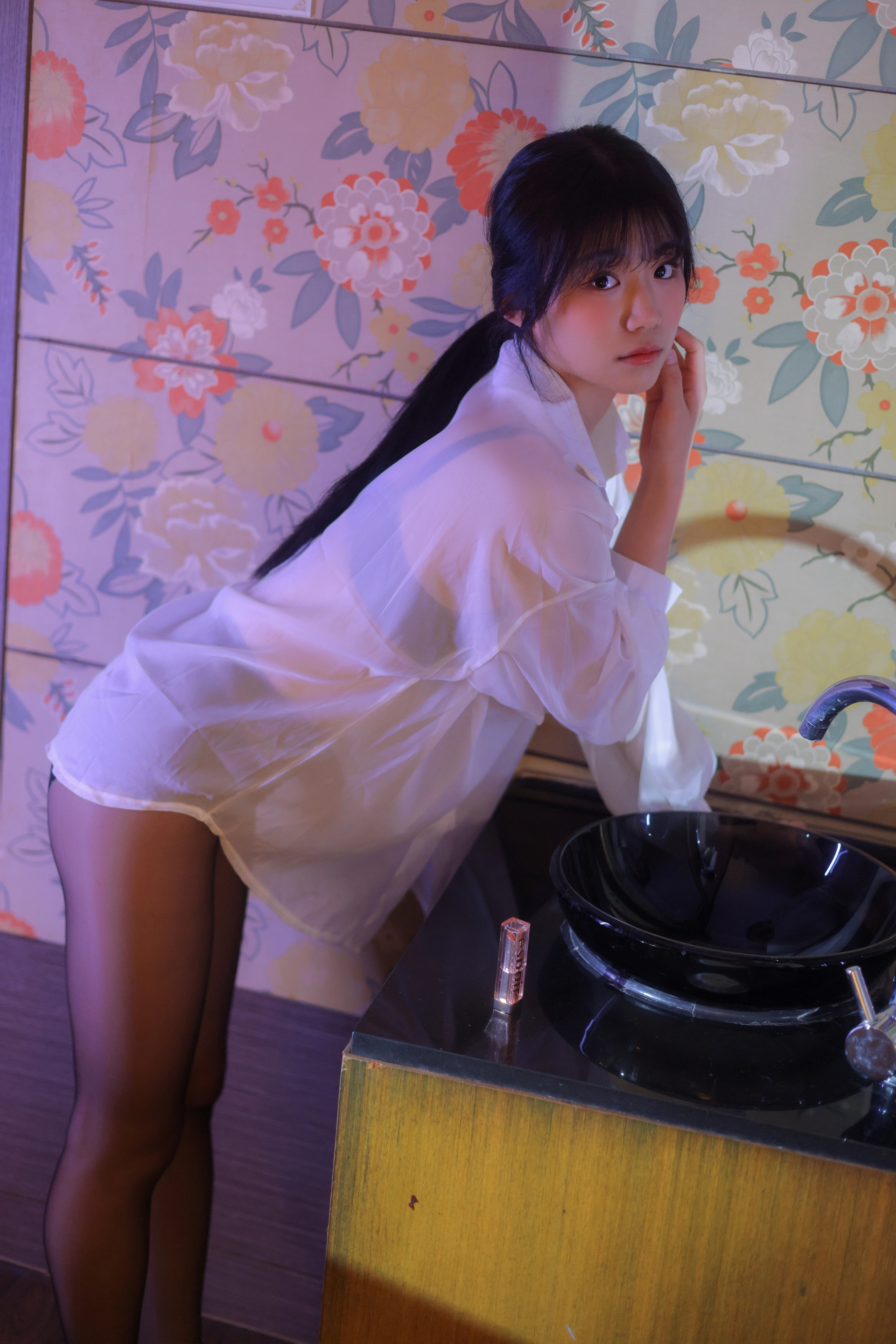 028.[Yo-U] Yui - Blackroom 1